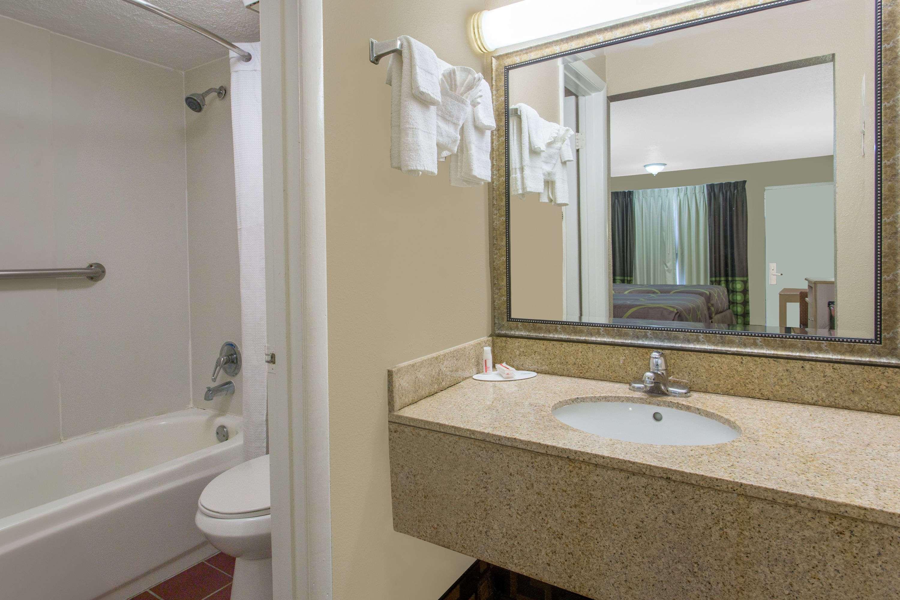 Super 8 By Wyndham Antioch/Nashville South East Exteriör bild